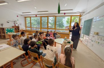 Učenci pri uri naravoslovja